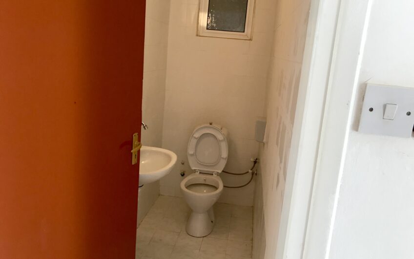 İskele/Bahçelerde Mağusa-Karpaz anayolu üzerinde 2+1 eşyasız kiralık daire