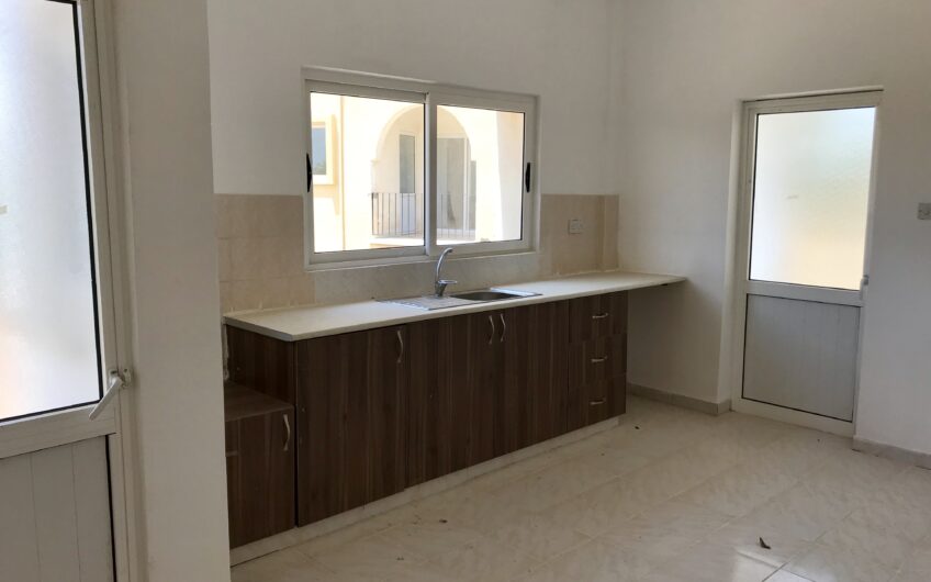İskele/Bahçelerde Mağusa-Karpaz anayolu üzerinde 2+1 eşyasız kiralık daire